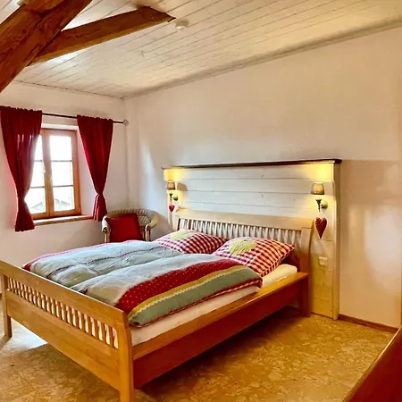 Gemuetliche Freidlhof Apartment Palling